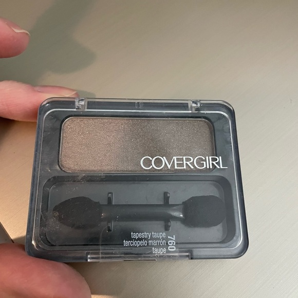 CoverGirl‎ Tapestry Taupe Eyeshadow new 760 - Picture 1 of 3